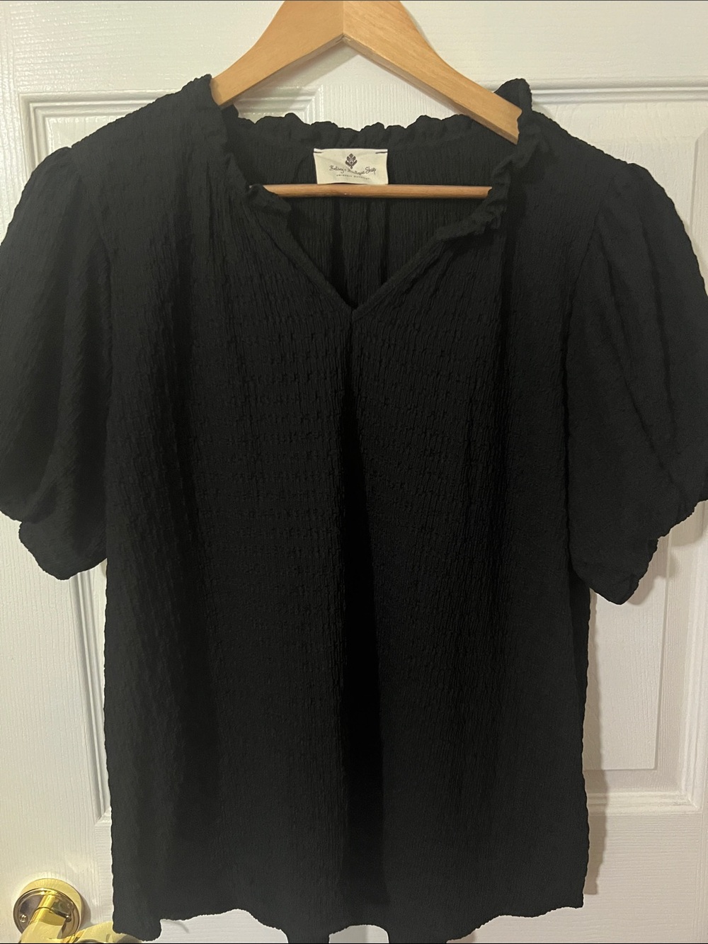 NWOT Betsey’s Boutique Shop Blouse Top Shirt XL Black Textured Short Sleeve - Picture 2 of 9